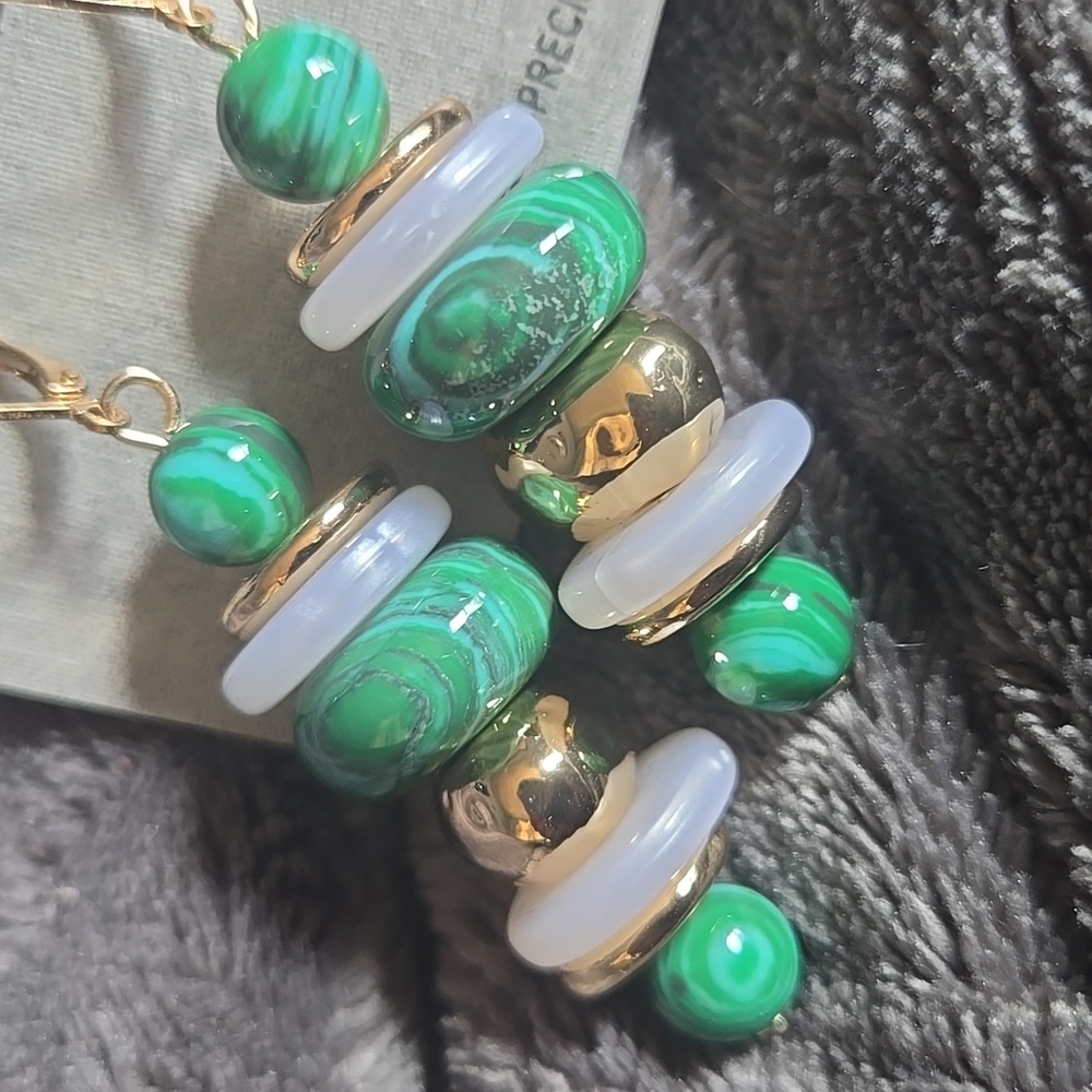 Robert Lee Morris Soho Mixed Beaded Green & Gold Drop Earrings NWT✨️ - Picture 4 of 4